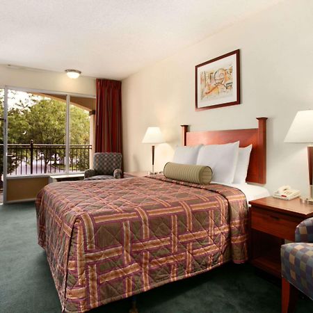 Travelodge By Wyndham Waukegan Gurnee Buitenkant foto